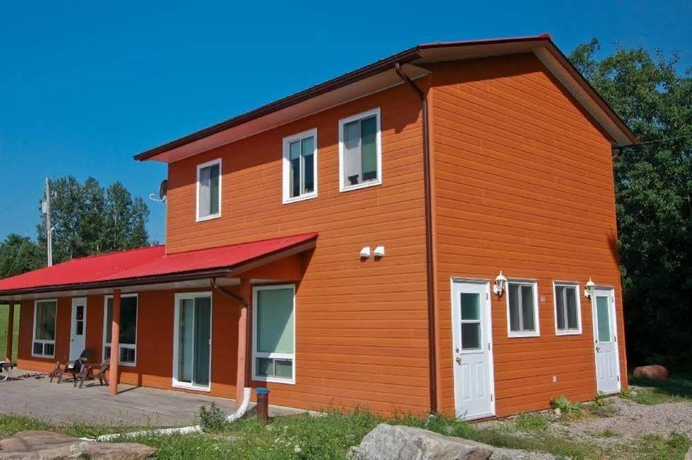 Wilderness Tours Rafting Resort Foresters Falls Екстериор снимка