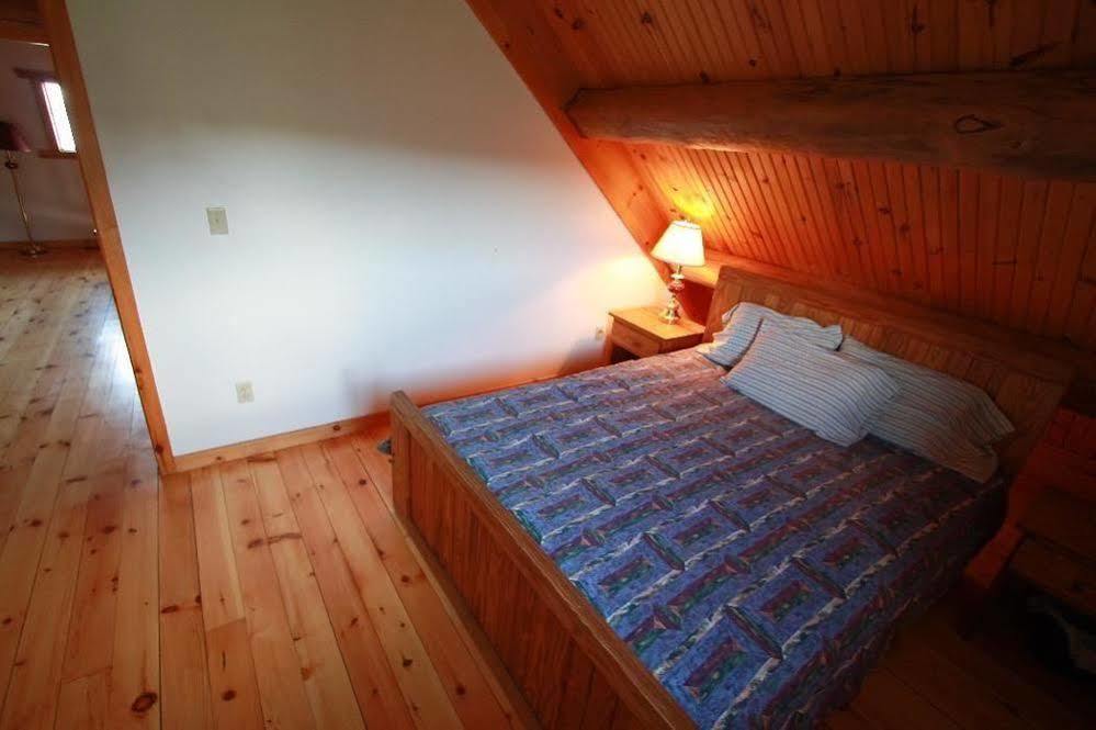 Wilderness Tours Rafting Resort Foresters Falls Екстериор снимка